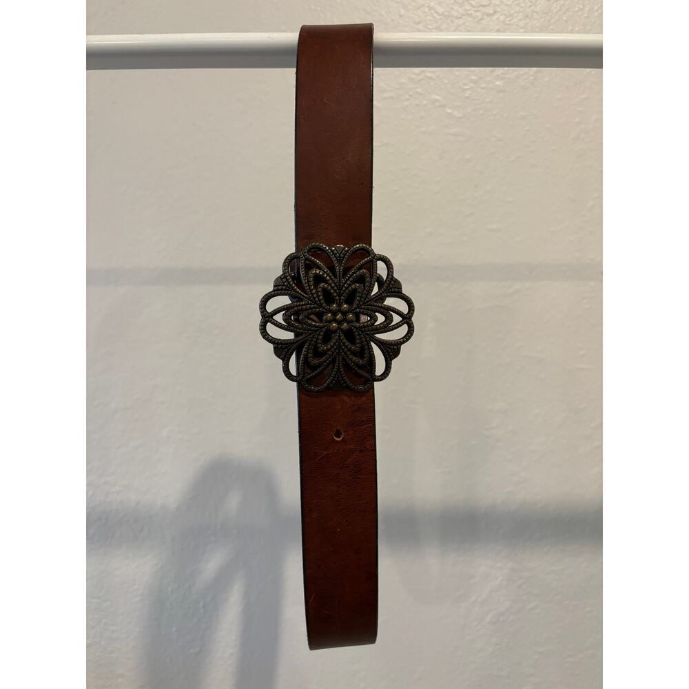 Vintage Y2K Old Navy Leather Belt Metal Floral Buckle Size Large